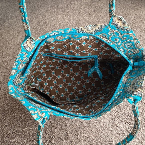 NWT Vera Bradley Totally Turq Angle Tote - Picture 4 of 4